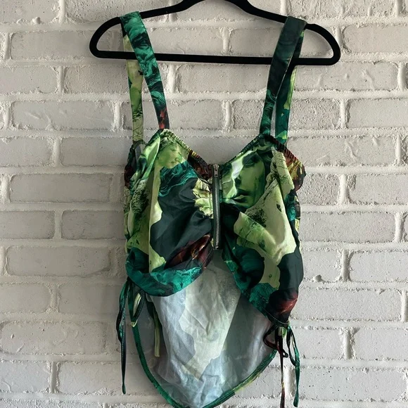 PrettyLittleThing Green Ruched Tank Top - Picture 3 of 5